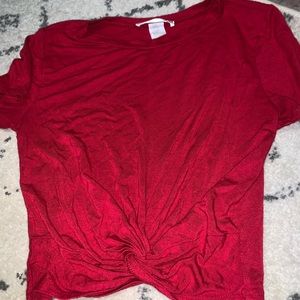 Red cropped t shirt with knot